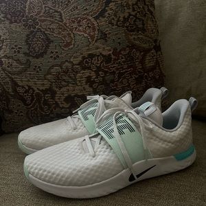 Nike Womens Renew TR Trainers